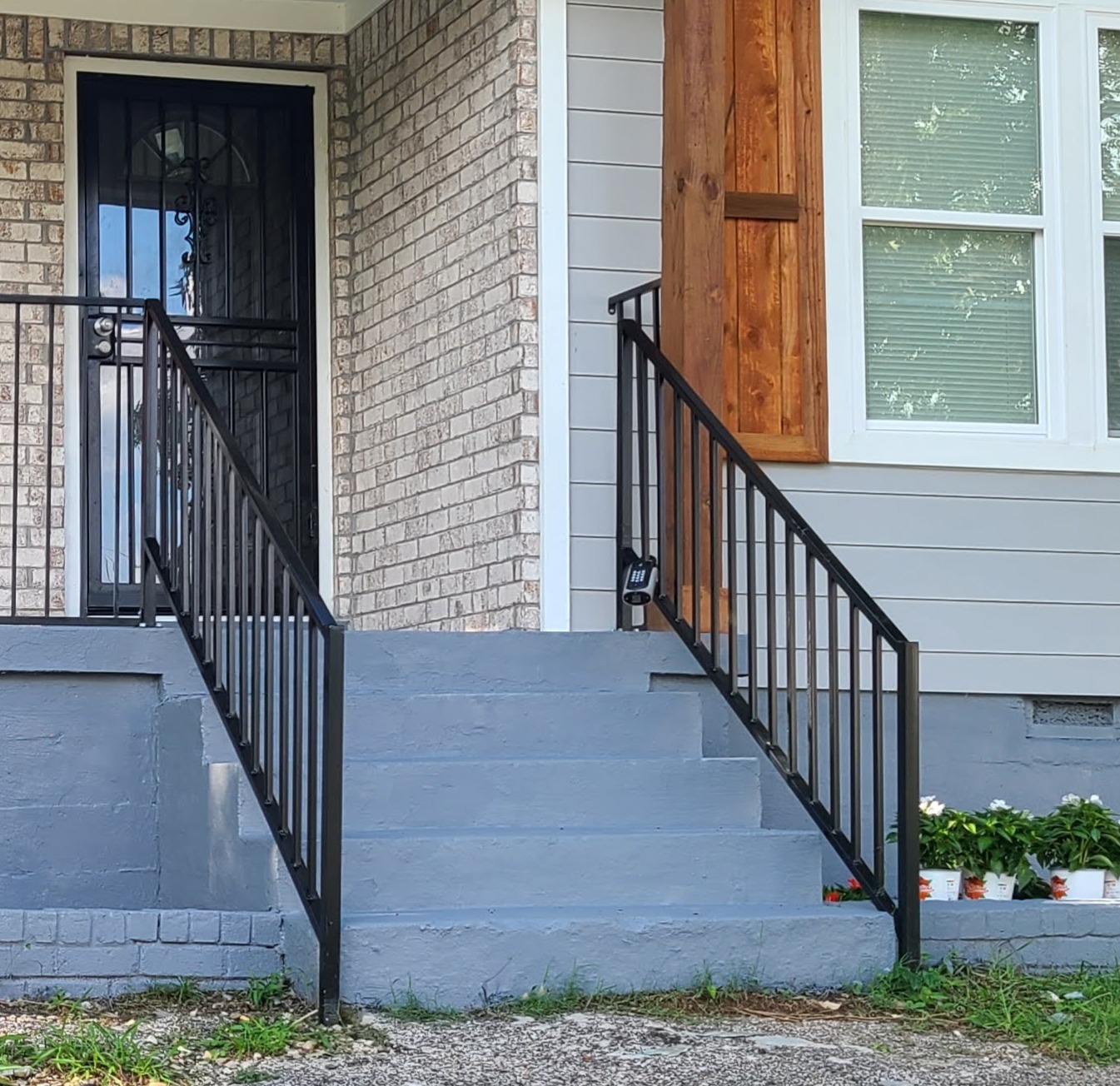 non-slip-concrete-paint-patio-steps